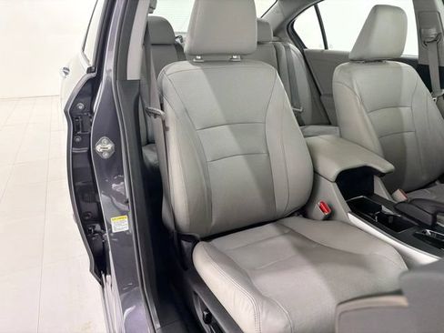 Used 2015 Honda Accord Touring image 19