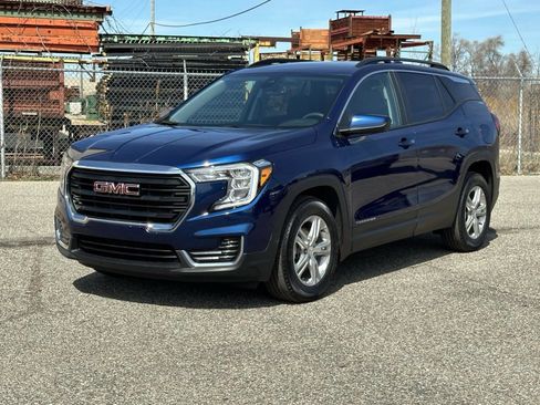 Certified 2023 GMC Terrain SLE w/ Driver Convenience Package image 1