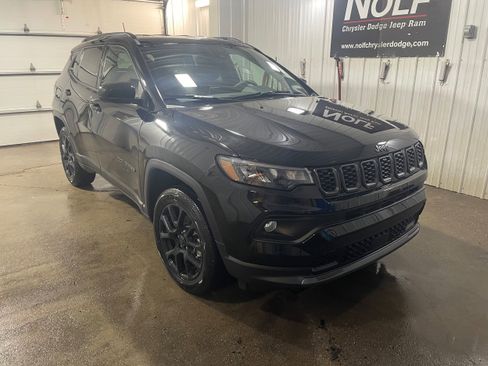 New 2026 Jeep Compass Latitude image 2
