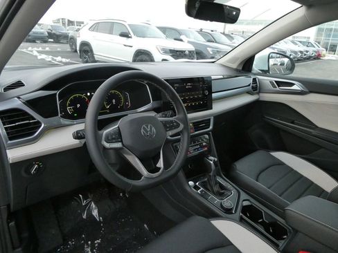 New 2026 Volkswagen Taos SEL image 4