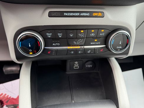 Used 2024 Ford Escape Active w/ Cold Weather Package FWD image 19