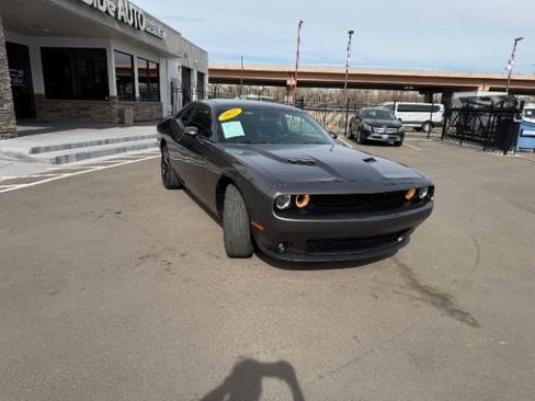 Used 2022 Dodge Challenger SXT w/ Blacktop Package image 33