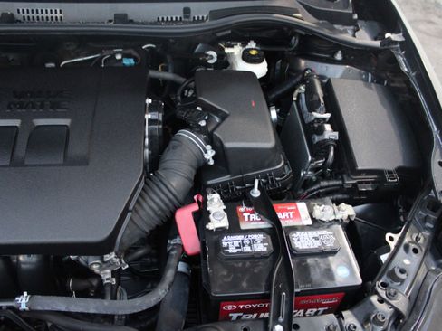 Used 2018 Toyota Corolla iM image 20