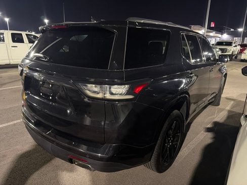 Used 2019 Chevrolet Traverse Premier w/ Redline Edition FWD image 4