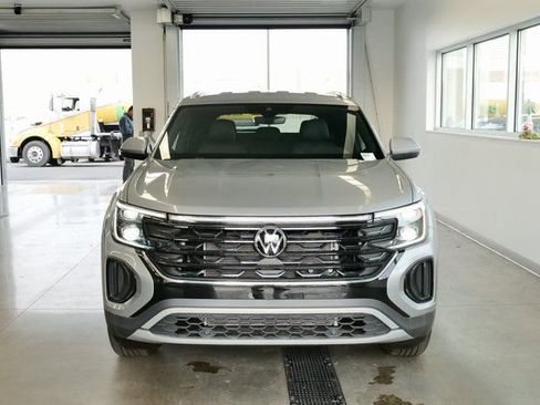 New 2026 Volkswagen Atlas Cross Sport SE image 2