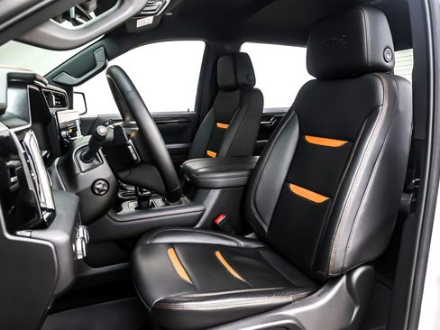 Used 2025 GMC Sierra 1500 AT4 image 17