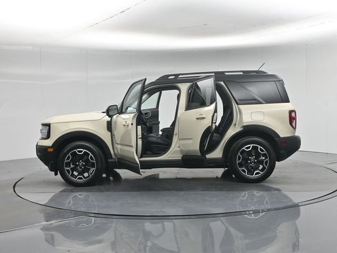 Used 2025 Ford Bronco Sport Outer Banks w/ Outer Banks Tech Package+ AWD/4WD image 37