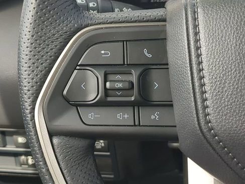 Used 2025 Toyota Tundra Limited AWD/4WD image 24