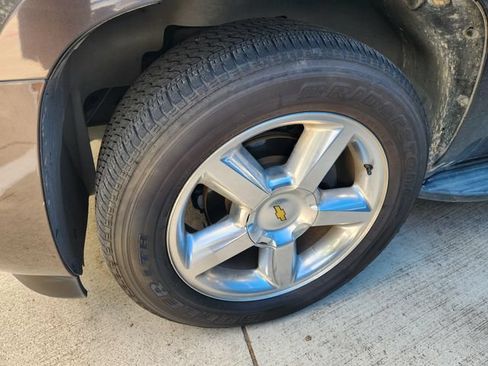 Used 2010 Chevrolet Tahoe LTZ RWD image 9