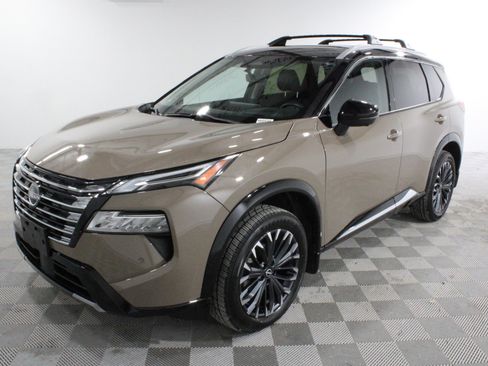 Used 2024 Nissan Rogue Platinum w/ Platinum Premium Package AWD/4WD image 31