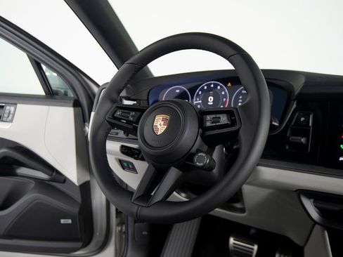 New 2026 Porsche Cayenne S image 28