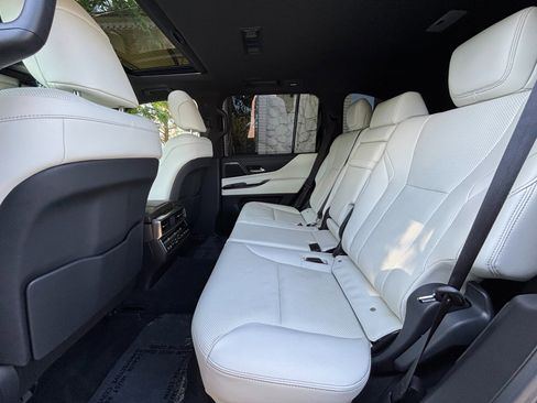 Used 2022 Lexus LX 600 4WD w/ Accessory Package (Z1) image 12