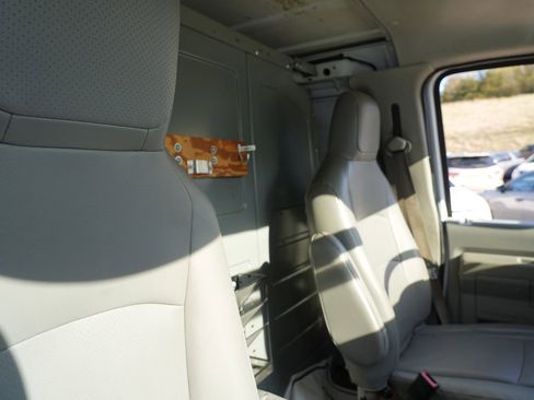 Used 2014 Ford E-250 and Econoline 250 RWD image 22