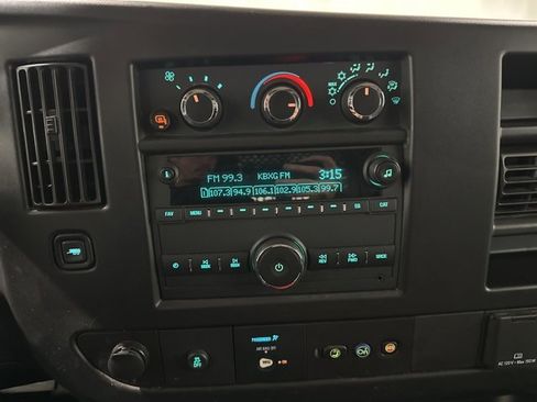 Used 2023 GMC Savana 2500 w/ Driver Convenience Package image 17