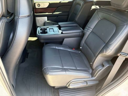 Used 2023 Lincoln Navigator Reserve AWD/4WD image 14