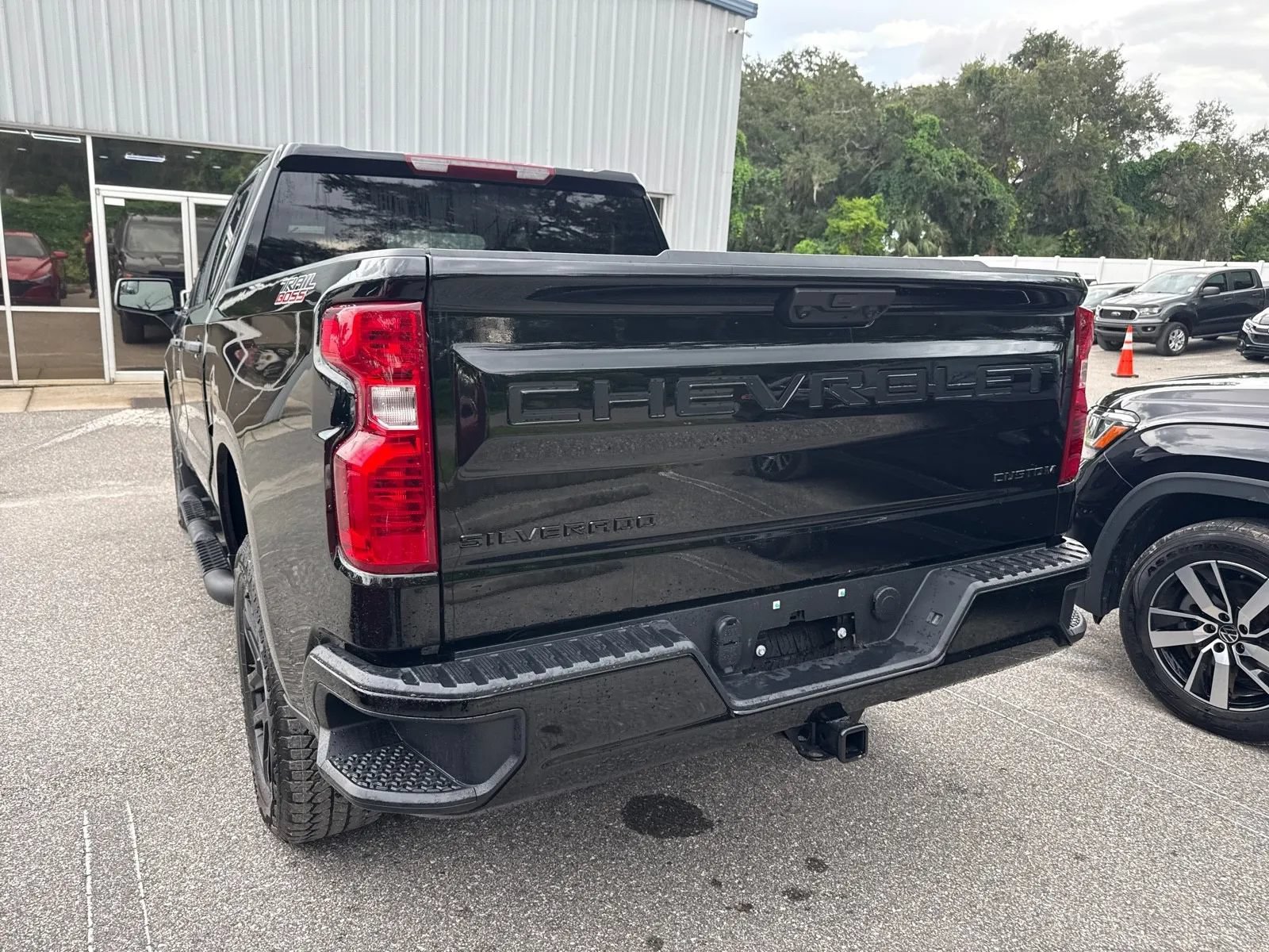 Used 2026 Chevrolet Silverado 1500 Custom Trail Boss w/ Turbomax Blackout Package AWD/4WD image 11