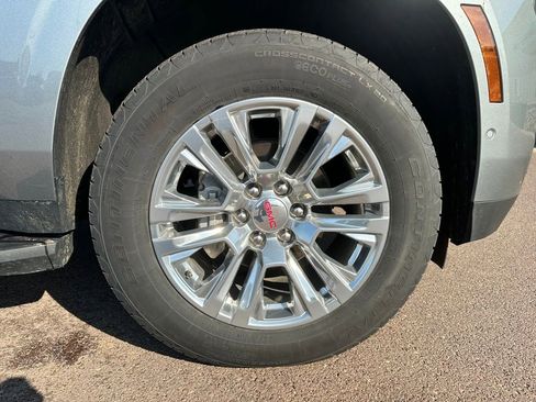 Used 2025 GMC Yukon XL Denali AWD/4WD image 40
