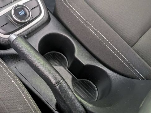 Used 2025 Hyundai Venue SEL FWD image 19