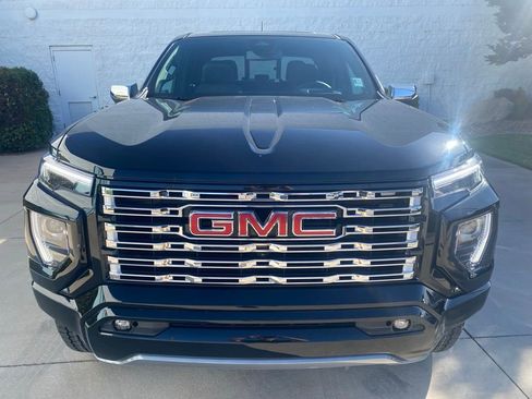 New 2025 GMC Canyon Denali w/ LPO, Denali Black Edition image 2