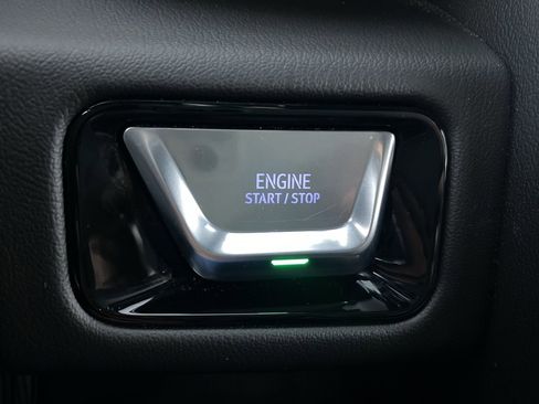 Certified 2025 GMC Yukon Denali image 8