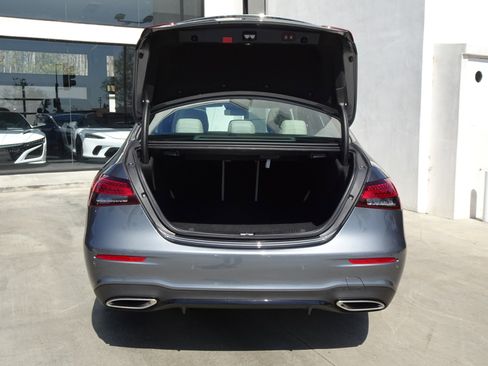 Used 2022 Mercedes-Benz E 350 Sedan image 6