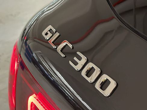 Used 2022 Mercedes-Benz GLC 300 4MATIC image 10