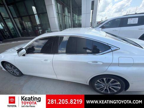 Used 2020 Lexus ES 350 w/ Premium Package FWD image 9