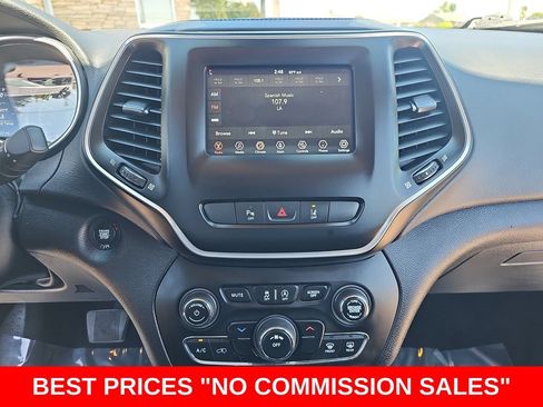 Used 2021 Jeep Cherokee Latitude Plus FWD image 19