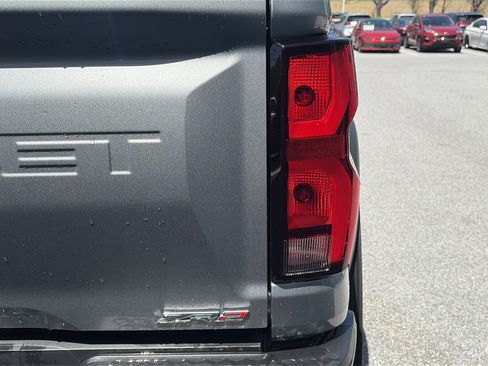 Used 2024 Chevrolet Colorado ZR2 w/ ZR2 Convenience Package III AWD/4WD image 12