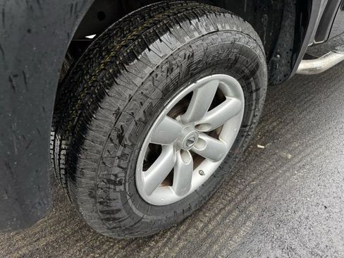 Used 2011 Nissan Titan S image 34