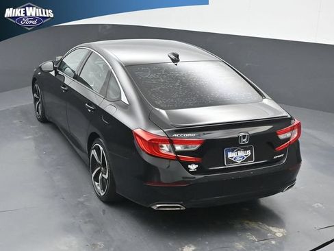 Used 2018 Honda Accord Sport image 13