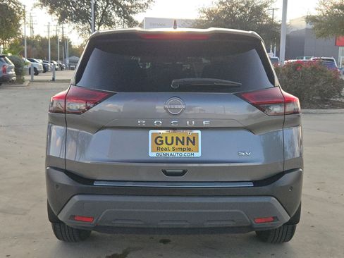 Used 2023 Nissan Rogue SV image 6