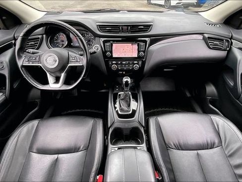 Used 2022 Nissan Rogue Sport SL FWD image 7