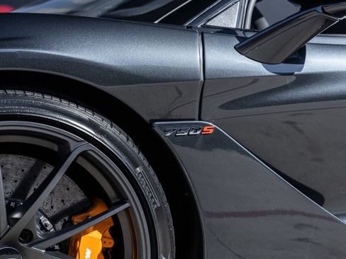 Used 2024 McLaren 750S Spider RWD image 15