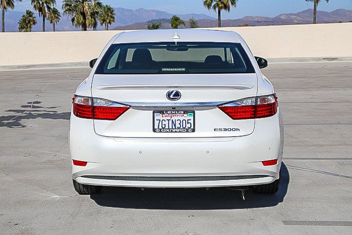 Used 2014 Lexus ES 300h w/ Premium Package w/Bamboo Trim FWD image 6