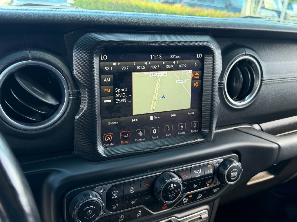 Used 2018 Jeep Wrangler Unlimited Sahara AWD/4WD image 18