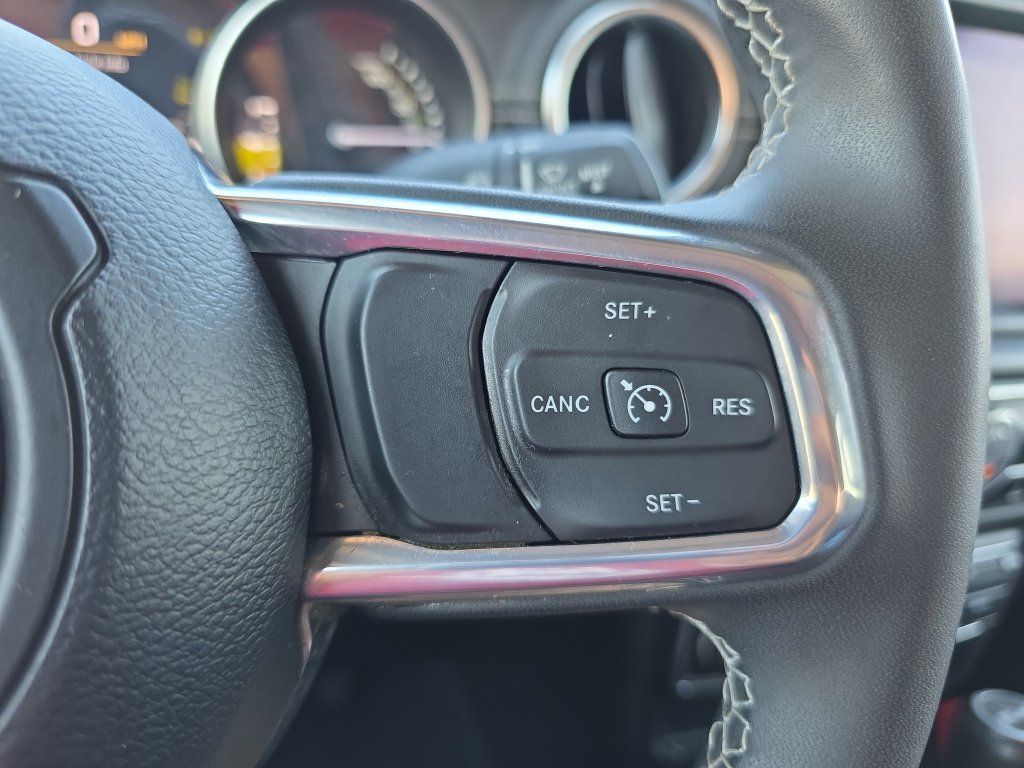 Used 2023 Jeep Wrangler Unlimited Sahara AWD/4WD image 20