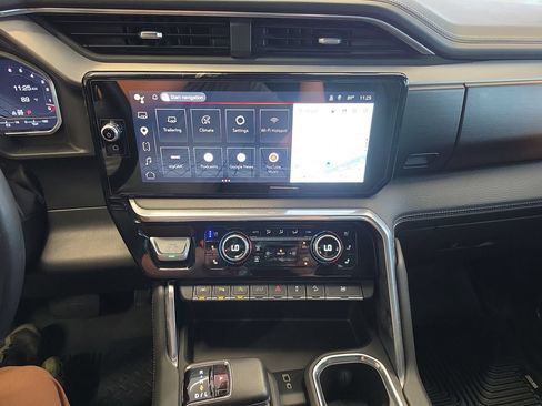 Used 2022 GMC Sierra 1500 Denali w/ Technology Package AWD/4WD image 25