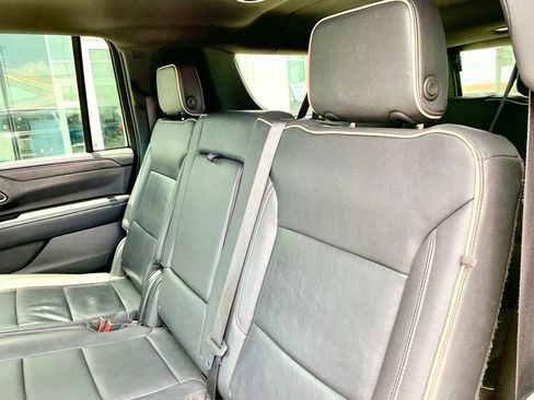 Used 2023 GMC Yukon XL SLT RWD image 14