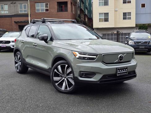 Certified 2022 Volvo XC40 P8 Recharge Ultimate image 2