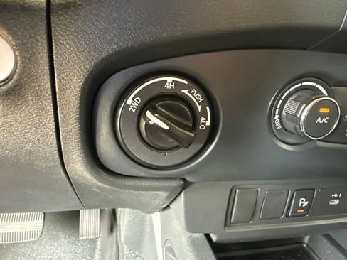 Used 2022 Nissan Frontier S w/ Technology Package AWD/4WD image 32