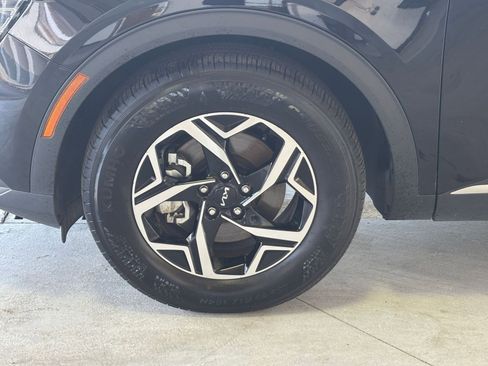 Used 2025 Kia Sportage LX image 34
