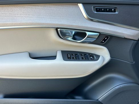 New 2026 Volvo XC90 B6 Plus image 9