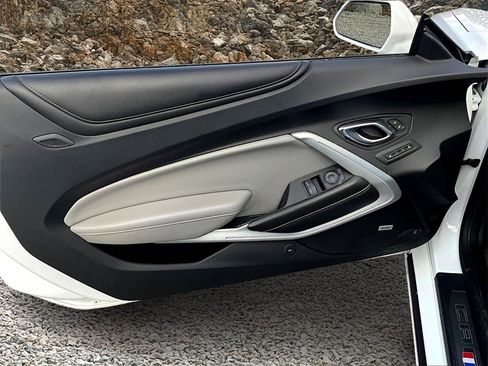 Used 2017 Chevrolet Camaro SS image 19