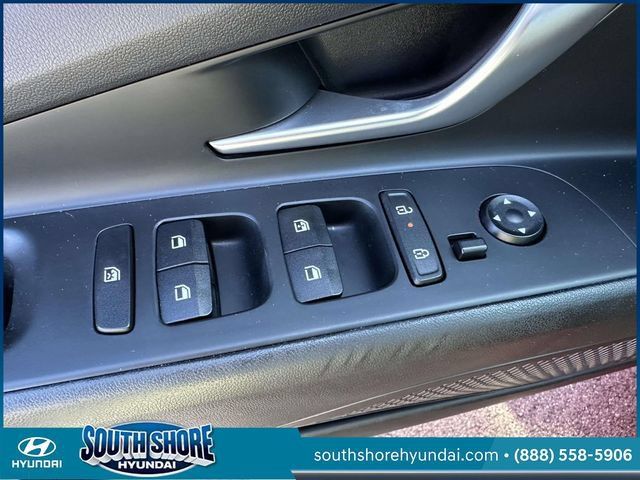 Certified 2024 Hyundai Elantra SEL FWD image 18
