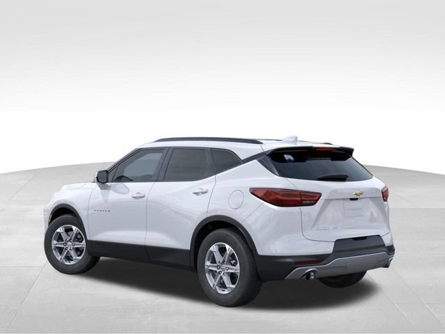 New 2026 Chevrolet Blazer LT w/ Sound & Technology Package AWD/4WD image 3