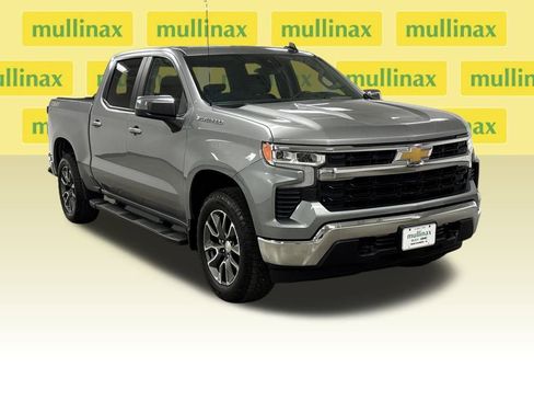 Used 2023 Chevrolet Silverado 1500 LT image 2
