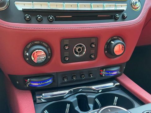 Used 2016 Rolls-Royce Wraith RWD image 15
