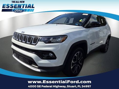 Used 2023 Jeep Compass Limited image 1