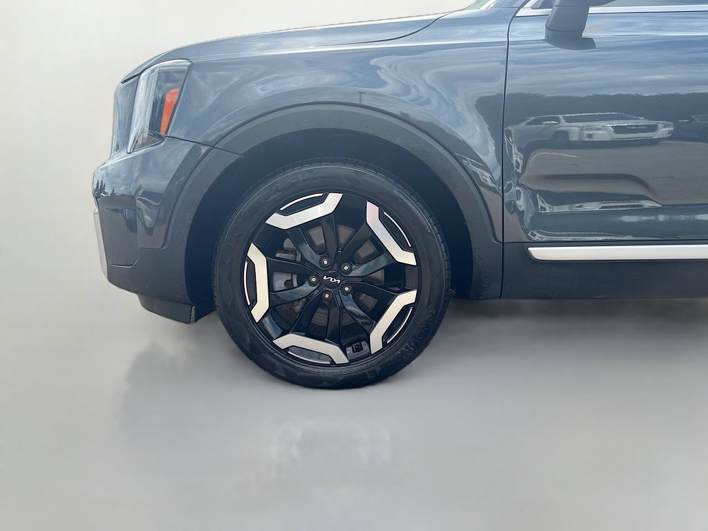 Used 2023 Kia Telluride EX w/ EX Captain's Chair Package AWD/4WD image 34
